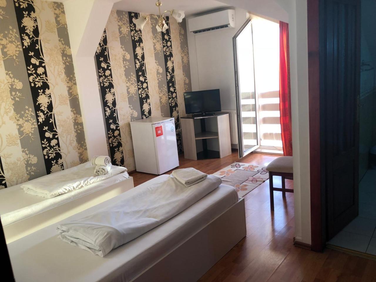 Pension Rozeclas Oradea Exterior foto