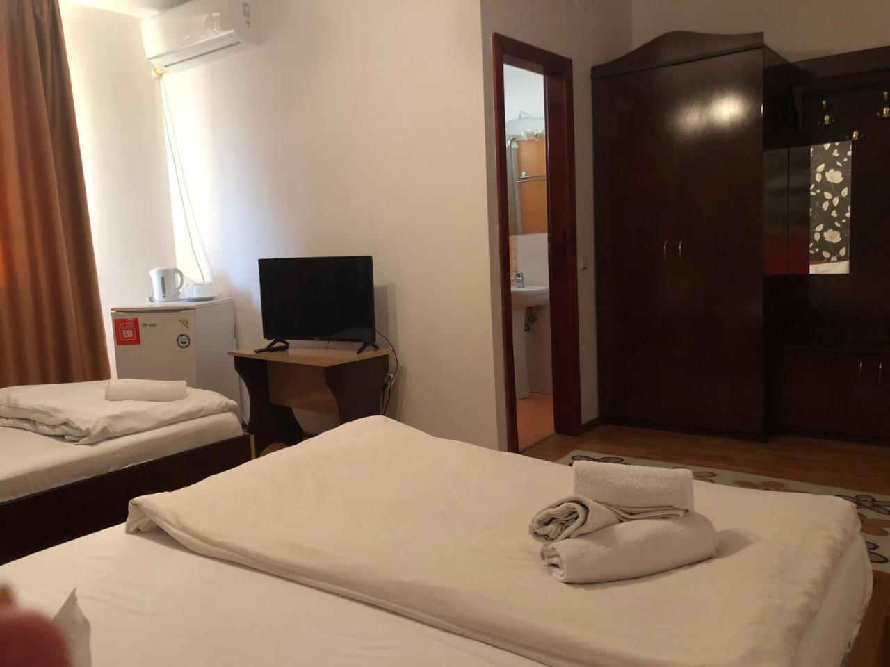 Pension Rozeclas Oradea Exterior foto