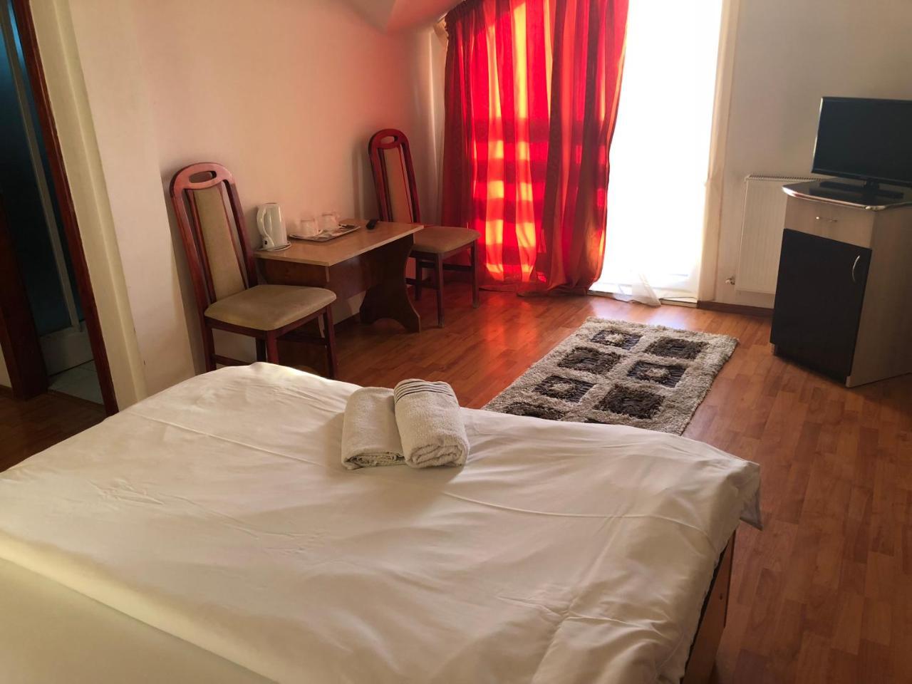 Pension Rozeclas Oradea Exterior foto